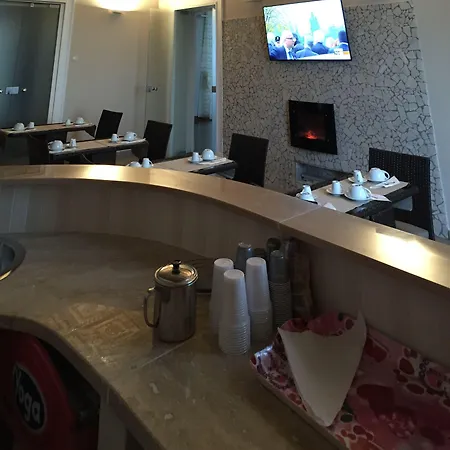 Chez Moi לינה וארוחת בוקר נאפולי