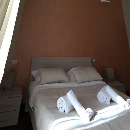 לינה וארוחת בוקר Chez Moi נאפולי