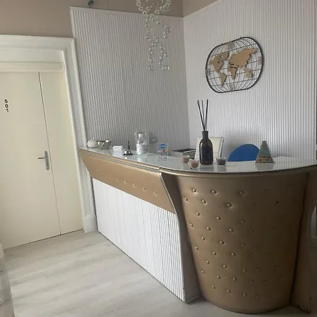 Chez Moi Couette-café 2*